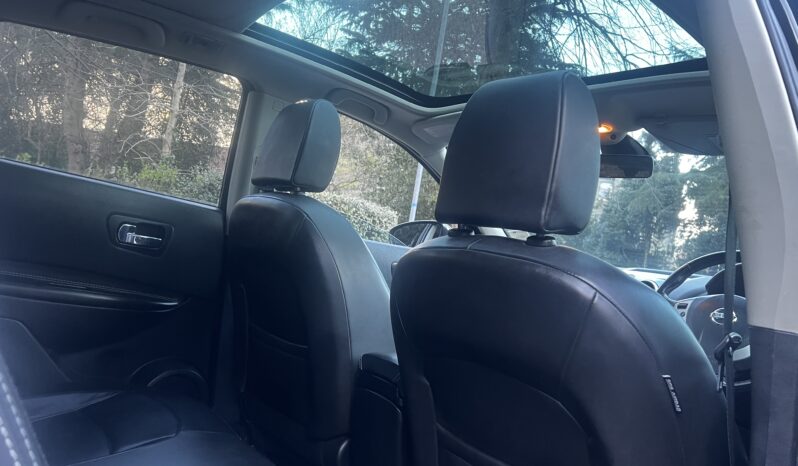 
								Nissan Qashqai Tekna 1.6 2011 full									