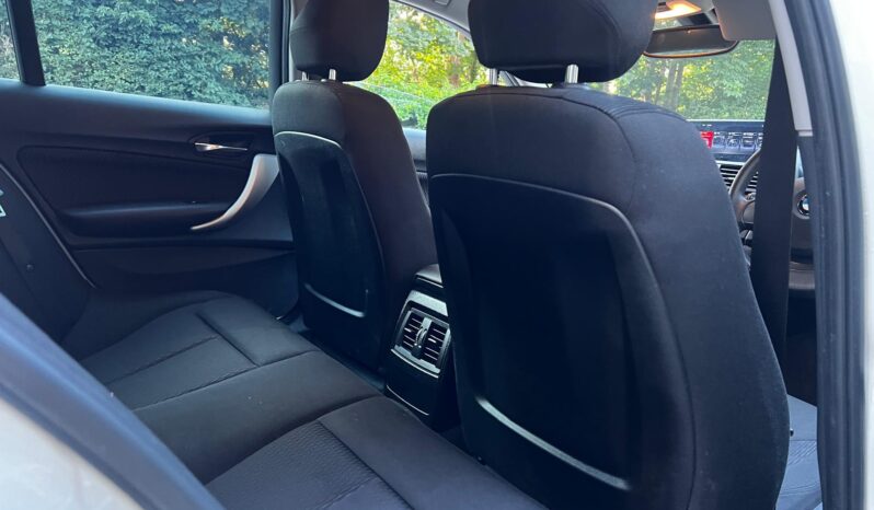
								BMW 116i ES (63) full									