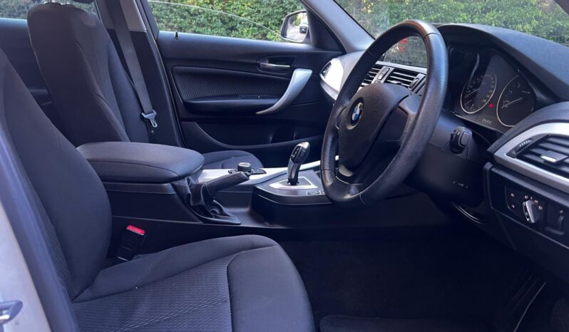 
								BMW 116i ES (63) full									