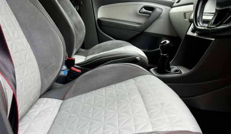 
								Vw Polo 2017 Beats full									
