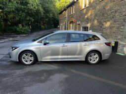 
										Toyota Corolla HYBRID full									