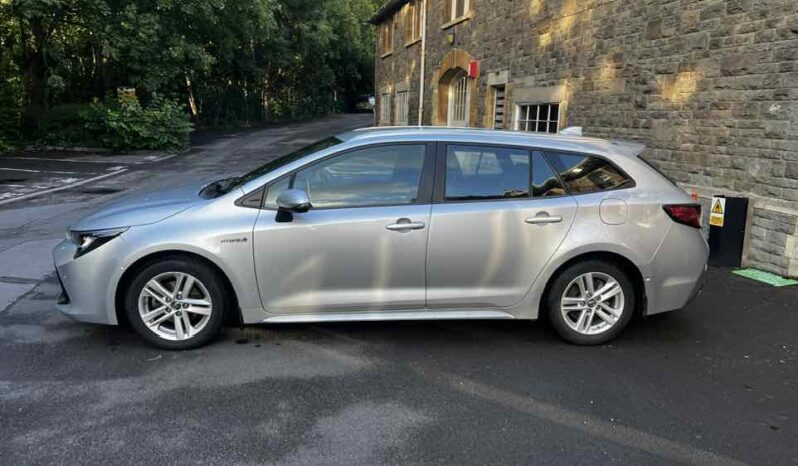 
								Toyota Corolla HYBRID full									