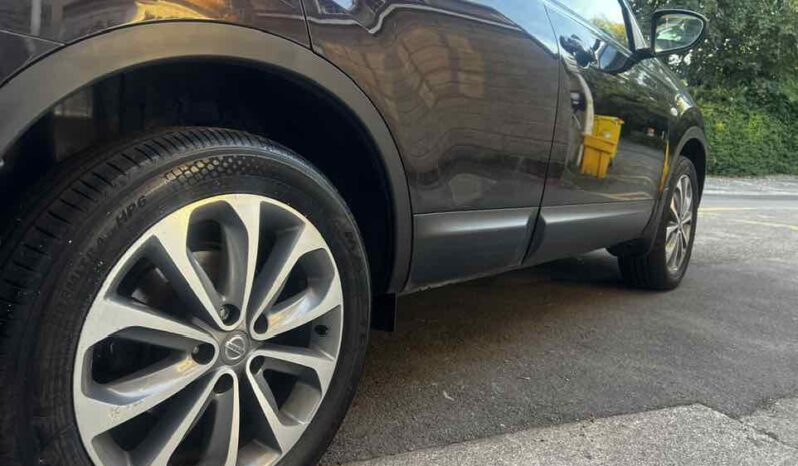 
								Nissan Qashqai full									