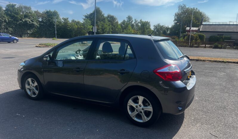 
								TOYOTA AURIS auto 2010 full									