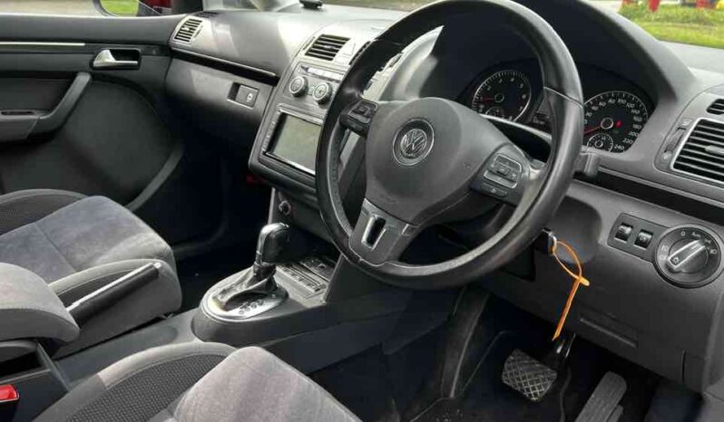 
								Volkswagen Touran DSG full									